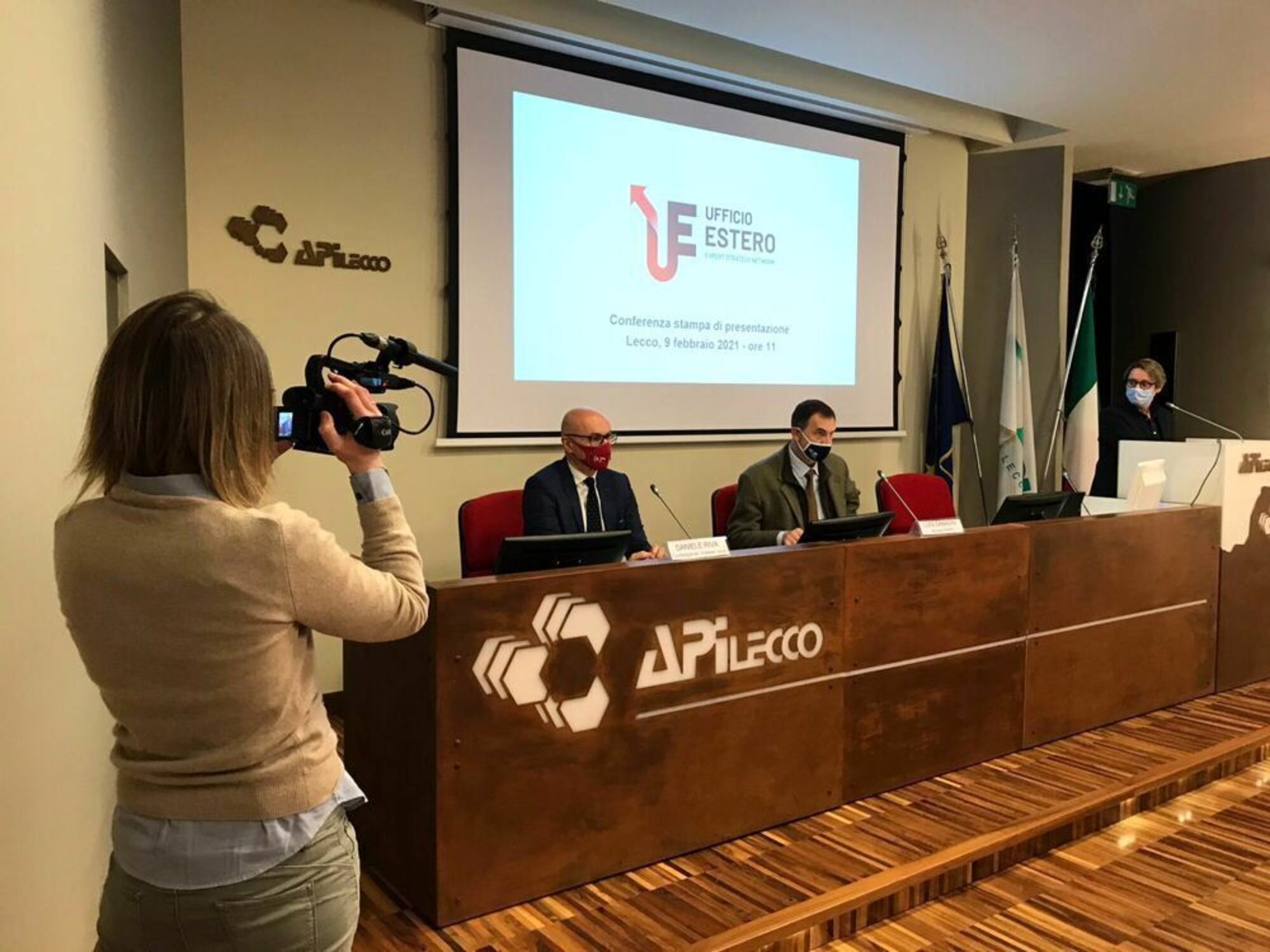 Rete Ufficio Estero (Export Office Network) was born as a result of the collaboration between Confartigianato (General Federation of Italian Artisans and Craftsmen) and API (Association of Small and Medium Enterprises).